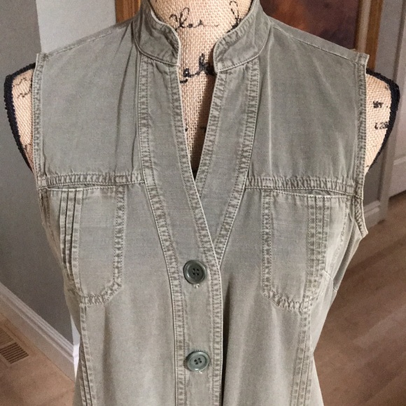 The Territory Ahead Classic Sleeveless, 4 Pocket, Army Green Dress in Size 6P - Picture 2 of 7